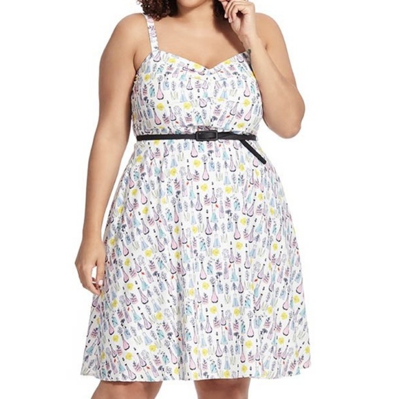 City Chic Dresses & Skirts - City Chic Open Rose Floral Dress